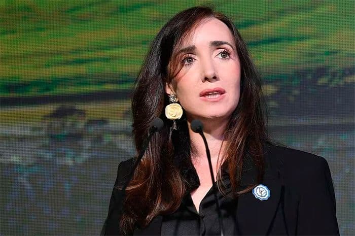Villarruel cuestionó a Adorni: "Esperamos su declaración jurada"