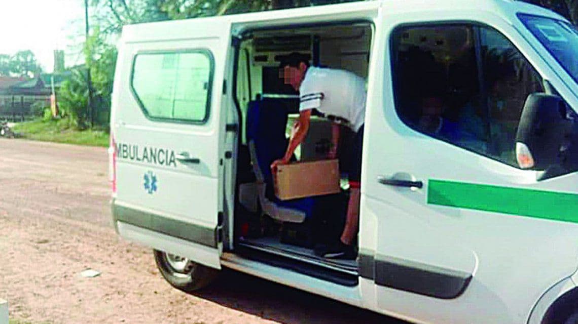 Santiago del Estero: Usaron una ambulancia para llevar 10 cajas de fernet al hijo de un intendente