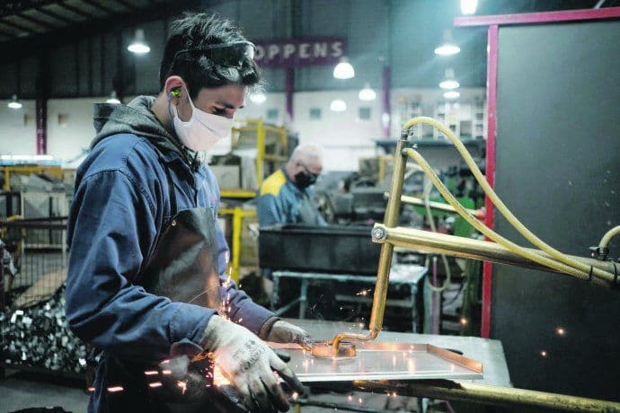 La industria creció 13,8% mensual en junio
