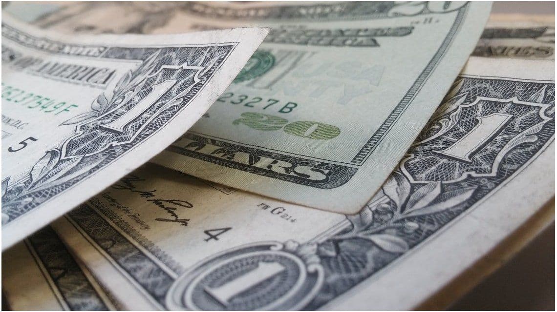 Economistas calcularon el valor del dólar en la Argentina si volviera la convertibilidad de los ’90