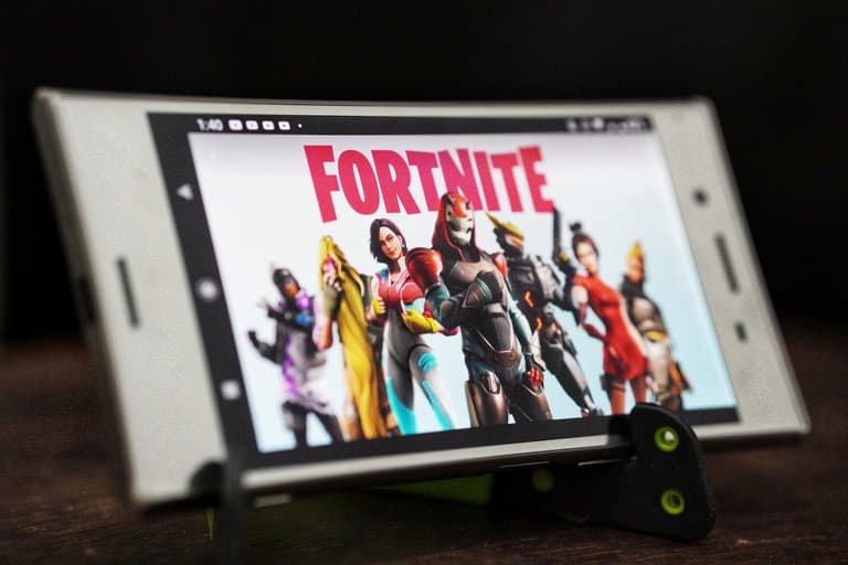 La disputa entre los creadores de Fornite y Apple podría afectar a los fabricantes de consolas