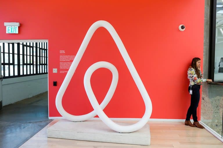 Airbnb reveló el efecto de la pandemia en sus cuentas mientras prepara una salida a la bolsa récord