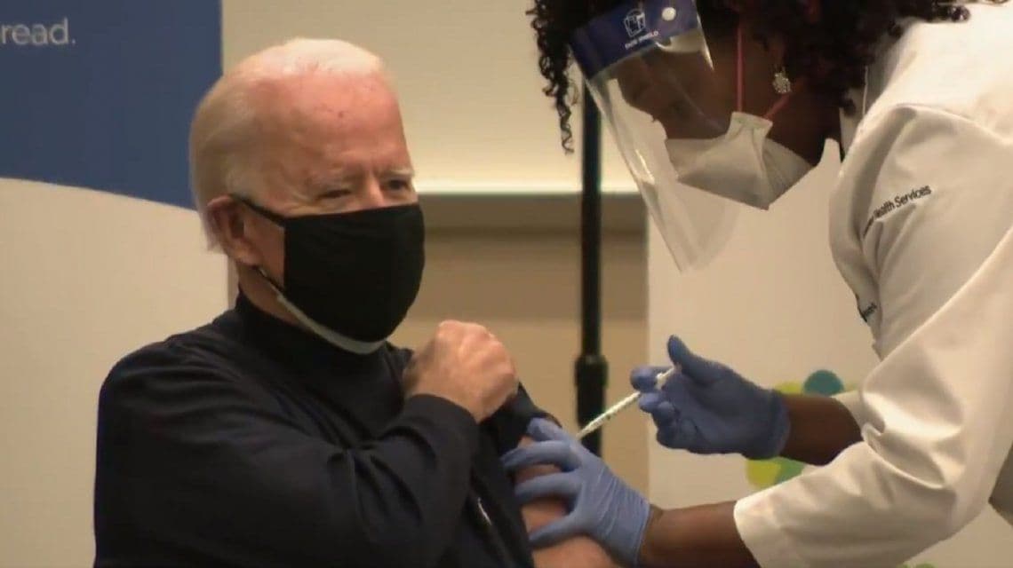 Estados Unidos: Joe Biden recibió la vacuna contra el coronavirus