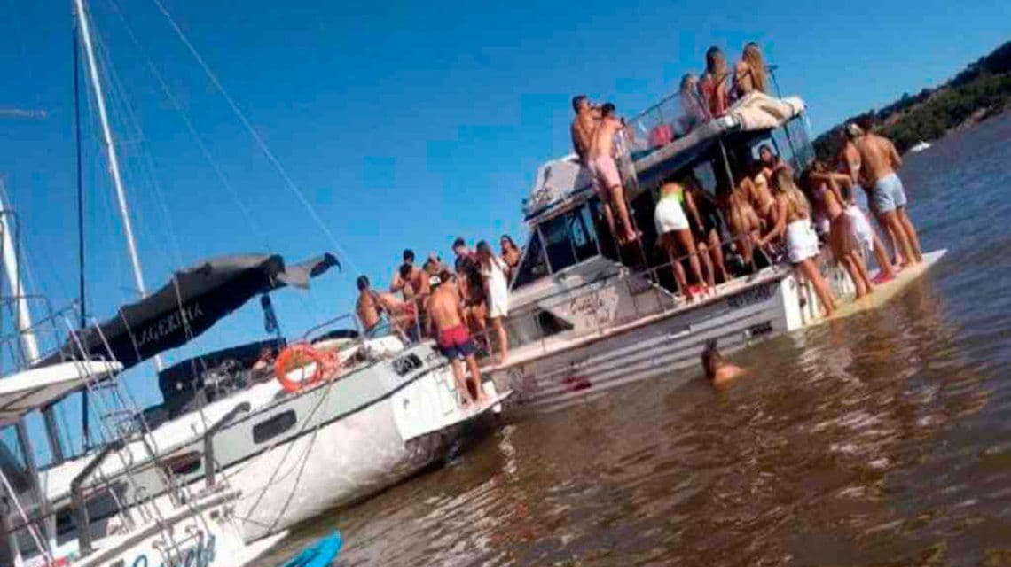 Hicieron una fiesta clandestina en un yate y casi lo hunden en el río Paraná