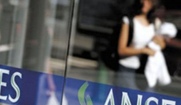 El Gobierno oficializó el bono de $15 mil para beneficiarios de AUH, AUE y monotributistas