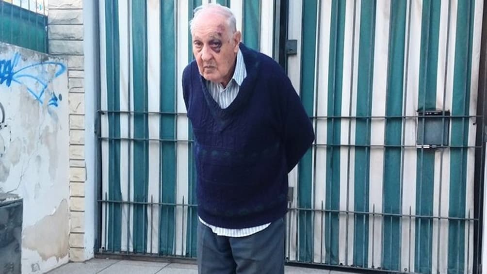 Despertaron a los golpes a un jubilado para robarle en su casa