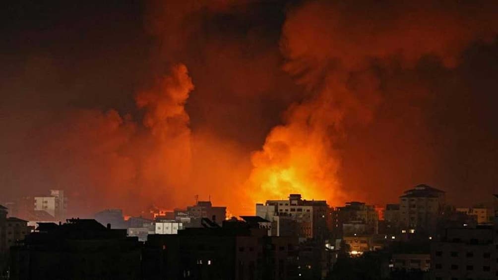 Aviones militares israelíes atacan Gaza el lunes a la madrugada