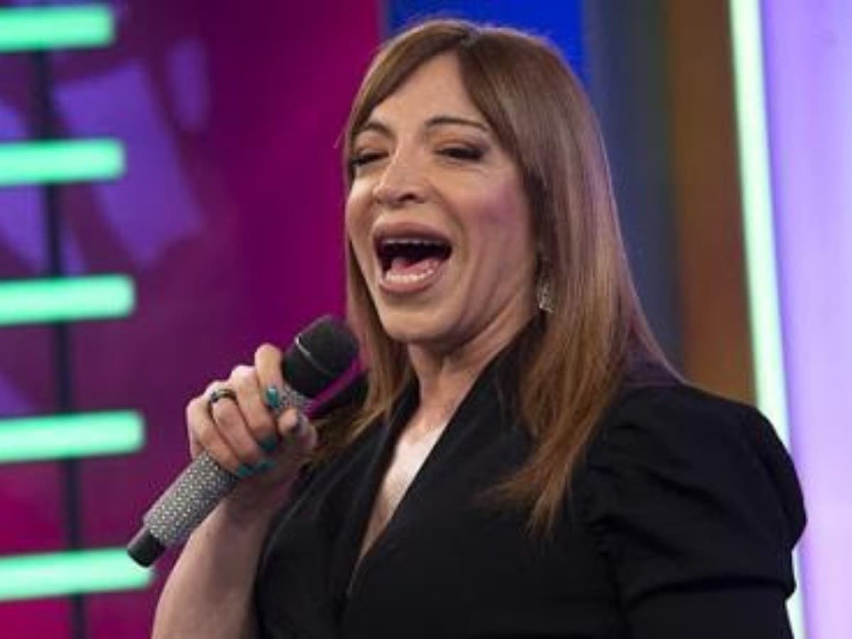 Lizy Tagliani recibió la primera dosis de la vacuna contra el coronavirus y reveló: “Me han ofrecido pasar pero me quede en la cola”