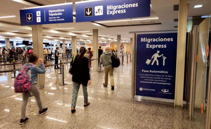 El Gobierno adelanta que con el 50% de la población vacunada no se pedirá PCR en Ezeiza