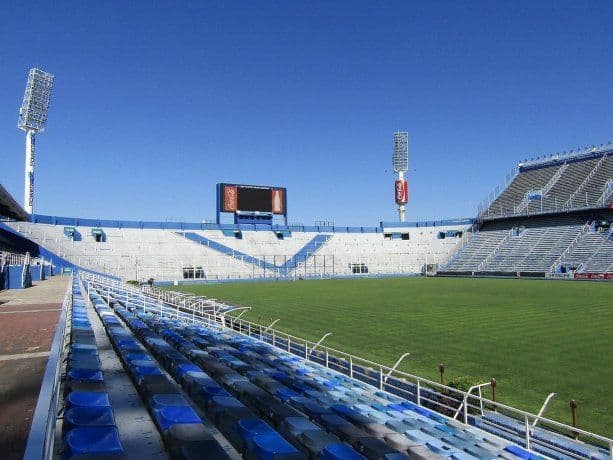 Vélez quitará el alambrado de la popular visitante