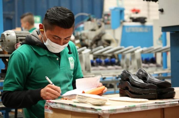 El desempleo cayó al 7% en el cuatro trimestre de 2021, el nivel más bajo en 5 años