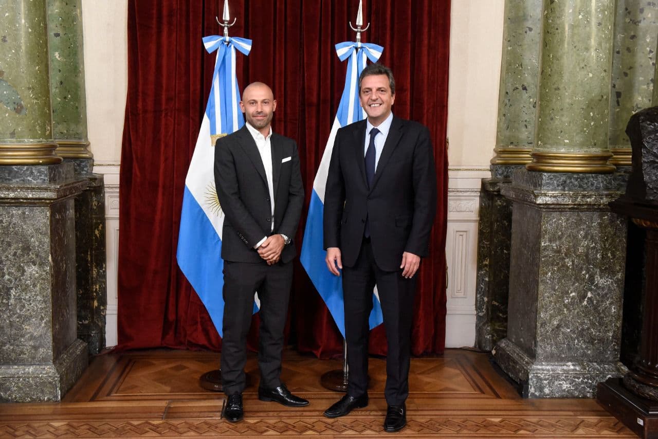 Javier Mascherano fue distinguido con la mención «Juan Bautista Alberdi» en la Cámara de Diputados