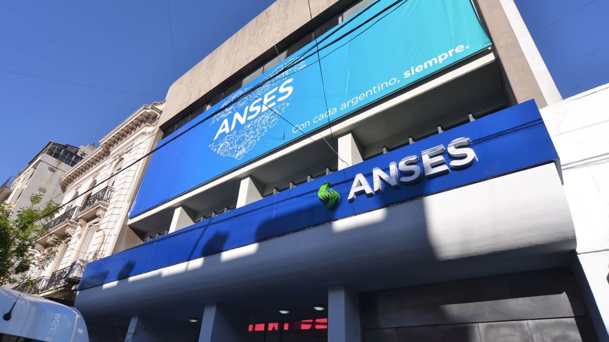 Subsidios a la luz y el gas: más de 200.000 usuarios ya pidieron turno para hacer el trámite en la Anses