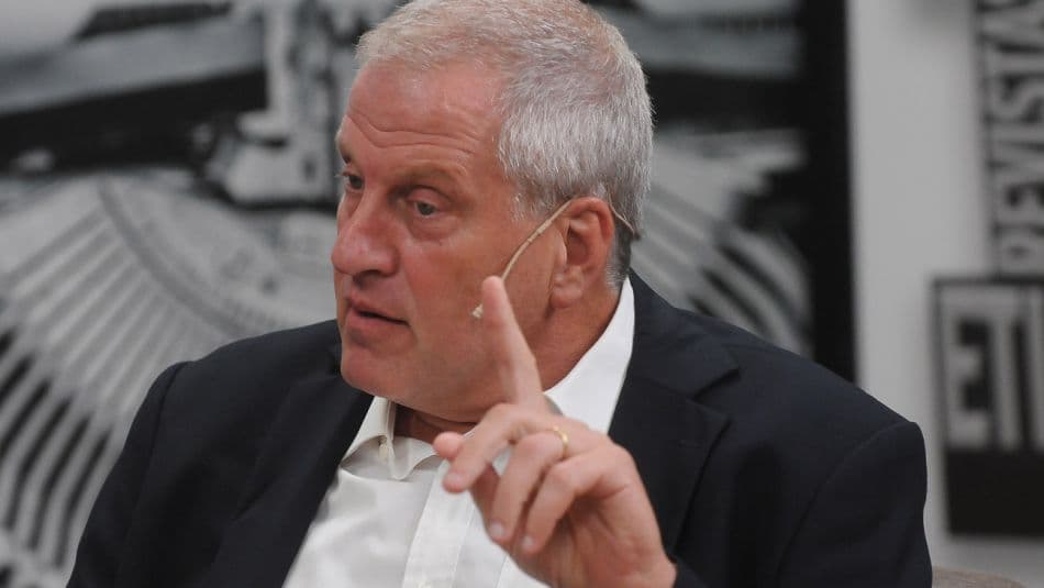 Perczyk firmó un convenio para que CABA sume más horas de clase a las escuelas primarias