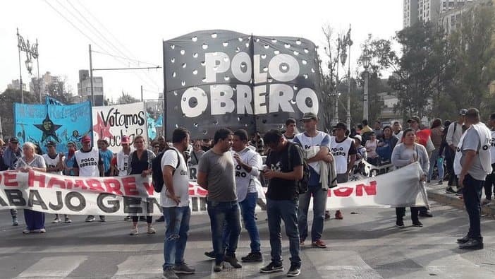 Movimientos sociales oficialistas y la Unidad Piquetera anunciaron una movilización para el 18 de mayo
