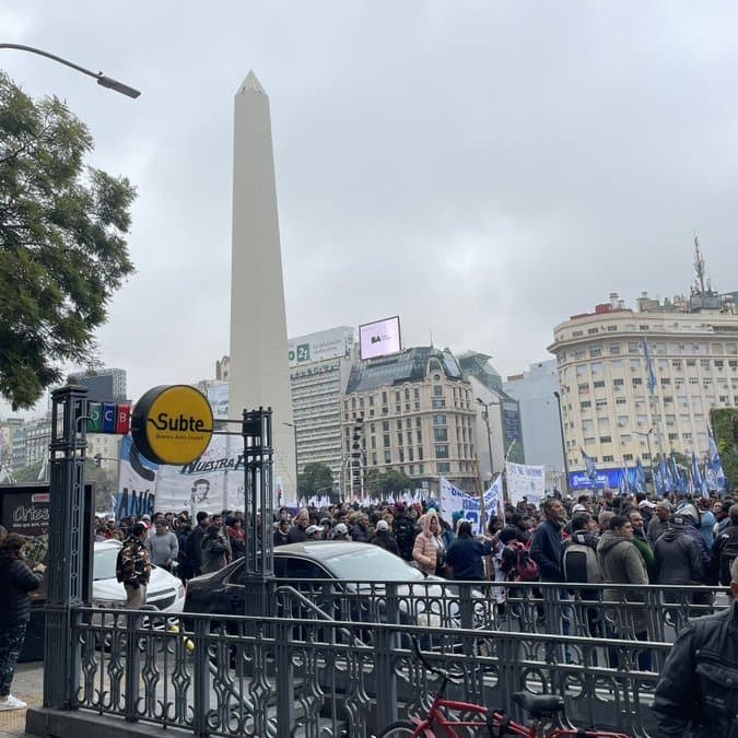 Organizaciones sociales marchan por el centro porteño en reclamo de un “bono solidario y de emergencia”