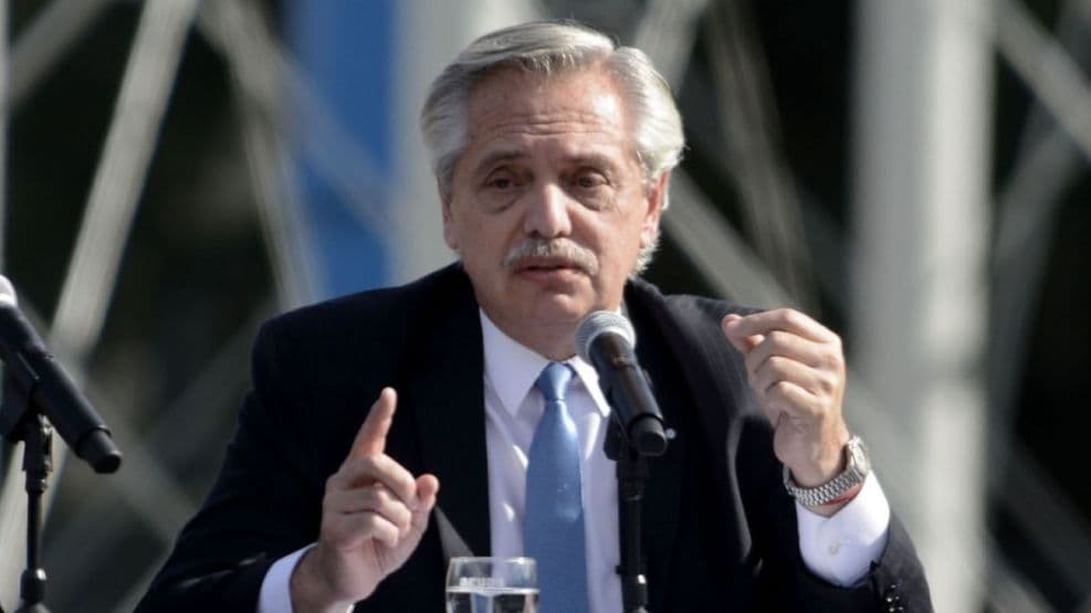 Fernández inicia una gira para asistir al G77+China y a la Asamblea de la ONU