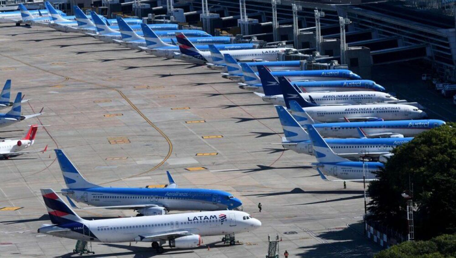 Por asambleas “sorpresivas” del personal de rampas, cuatro vuelos sufrieron demoras en el aeropuerto de Ezeiza