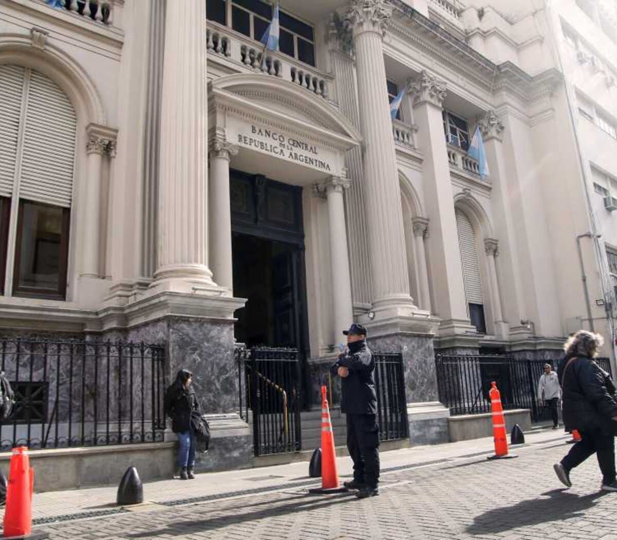 Cuánto paga el plazo fijo: bancos recortaron hasta 40 puntos sus tasas