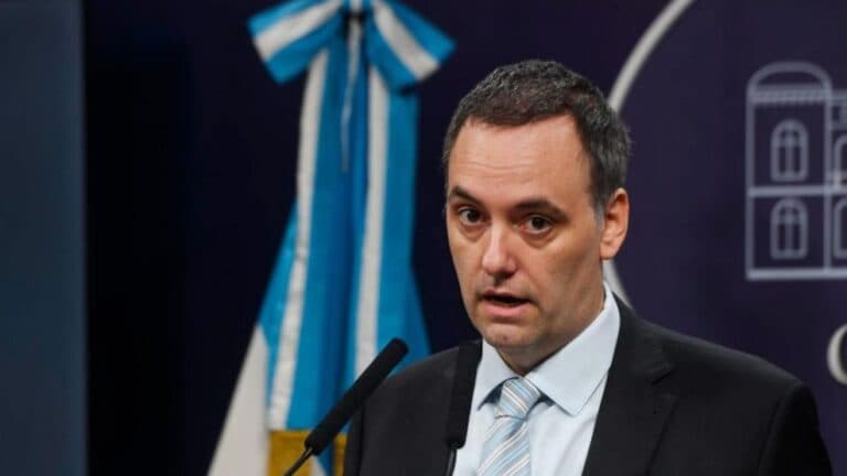 “No tenemos nada que ver con el gobierno militar”: la respuesta de Adorni sobre la comparación con la política económica de Martínez de Hoz