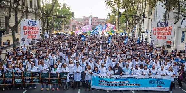 Los gremios docentes anunciaron que el jueves harán un paro nacional