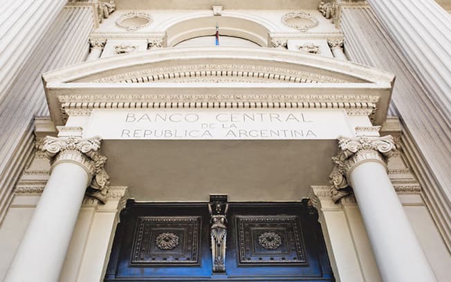 Tasa de interés: el Gobierno define una nueva política tras el pedido del FMI para que los depósitos dejen de perder contra la inflación
