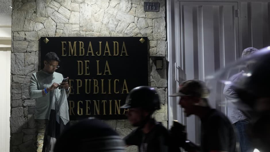 Estados Unidos pidió un salvoconducto para los opositores a Maduro asilados en la embajada argentina