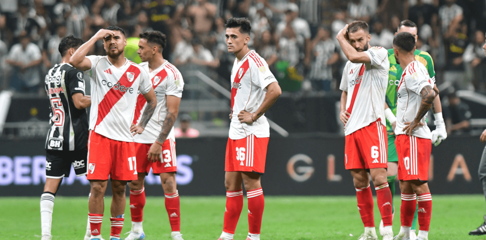 La sombra de River padeció a Atlético Mineiro, que lo goleó en Belo Horizonte y lo obligó a una remontada épica para ser finalista de la Copa Libertadores