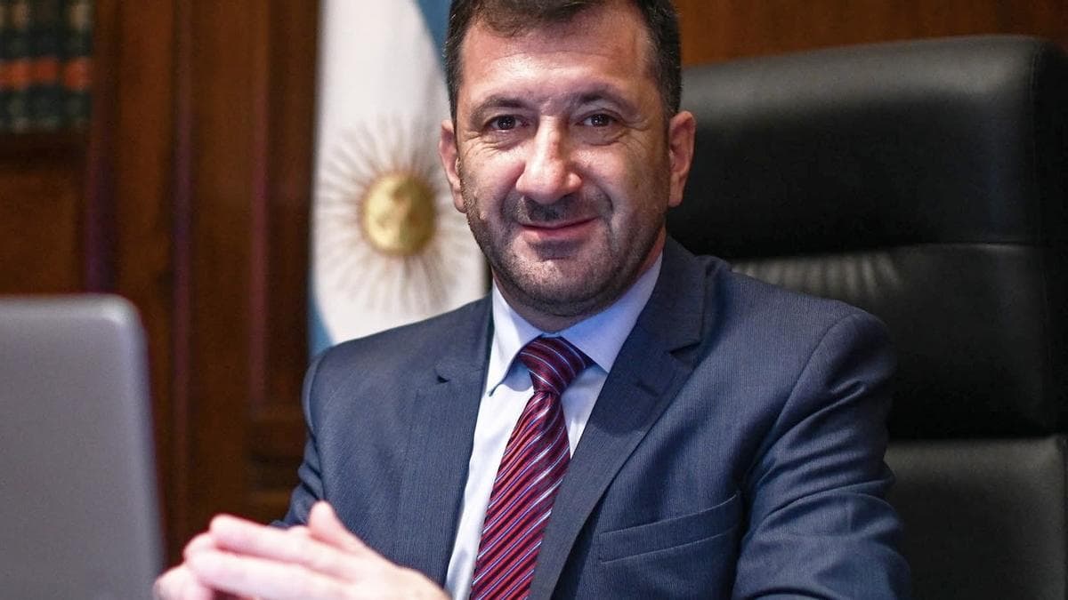 La justicia de Paraguay ordenó la prisión domiciliaria del senador Kueider: también deberá pagar una fianza
