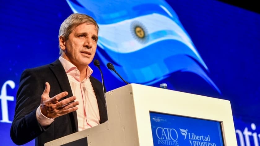 Negociación con el FMI: Caputo insistió en que el programa será propuesto por la Argentina y que no hay fecha para el fin del cepo