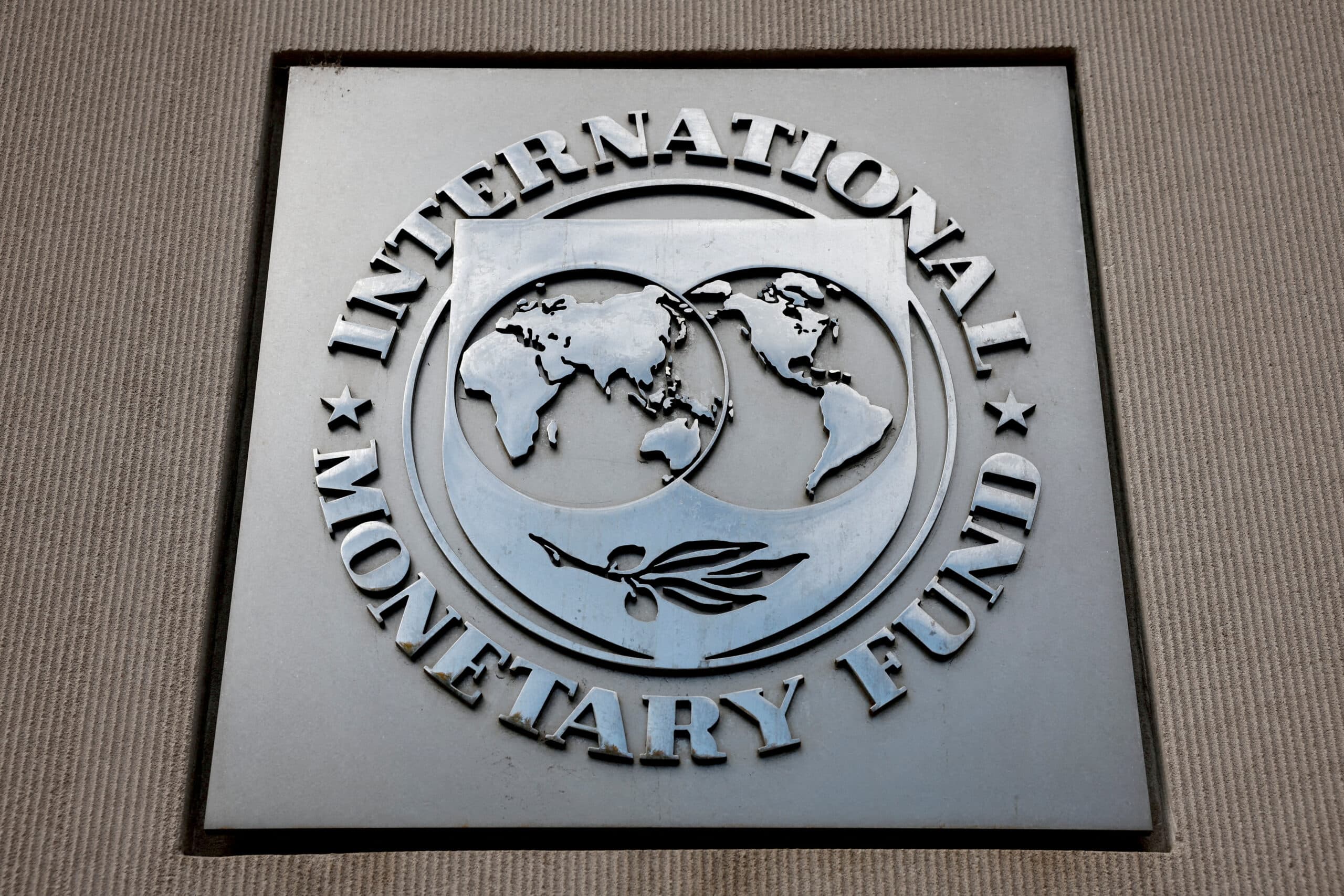 El Gobierno acordó con el FMI que la revisión de metas sea a fines de julio y tendrá más tiempo para acumular reservas