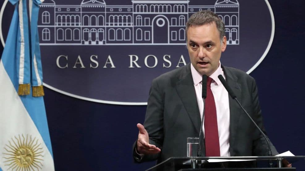 El Gobierno reiteró que no habrá modificaciones en el régimen cambiario después de las elecciones