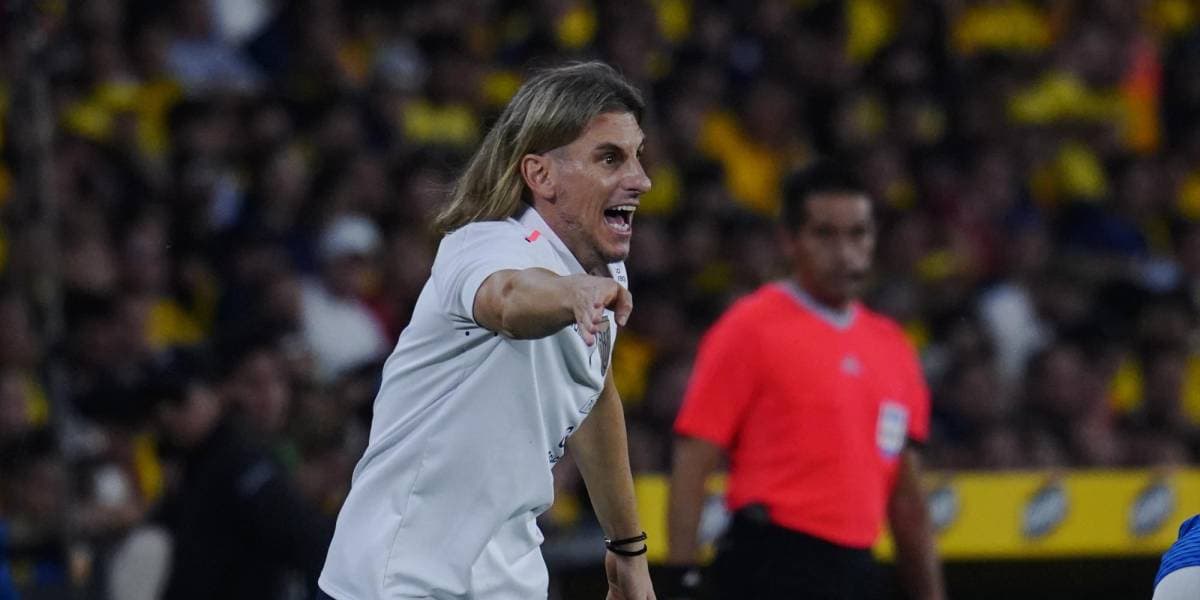 Escándalo en Ecuador: un histórico jugador pidió por la salida de Beccacece y postuló a un exitoso entrenador europeo