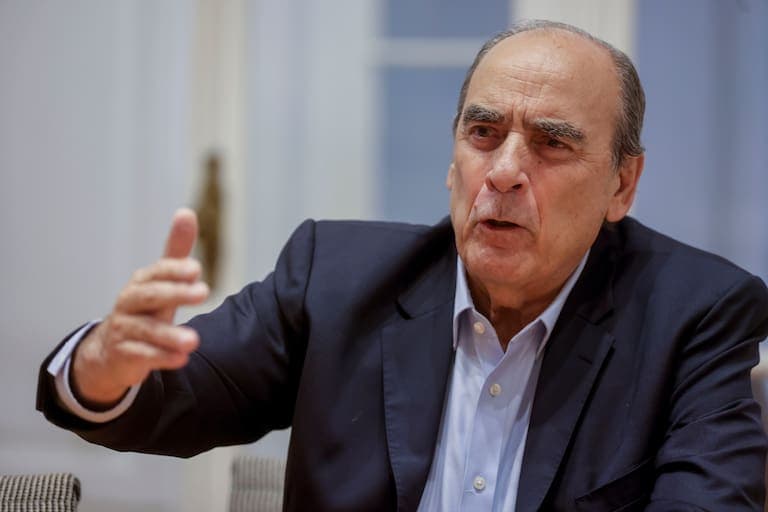 El Gobierno salió a aclarar que no cortará el swap con China y le bajó el tono a las declaraciones de Bessent