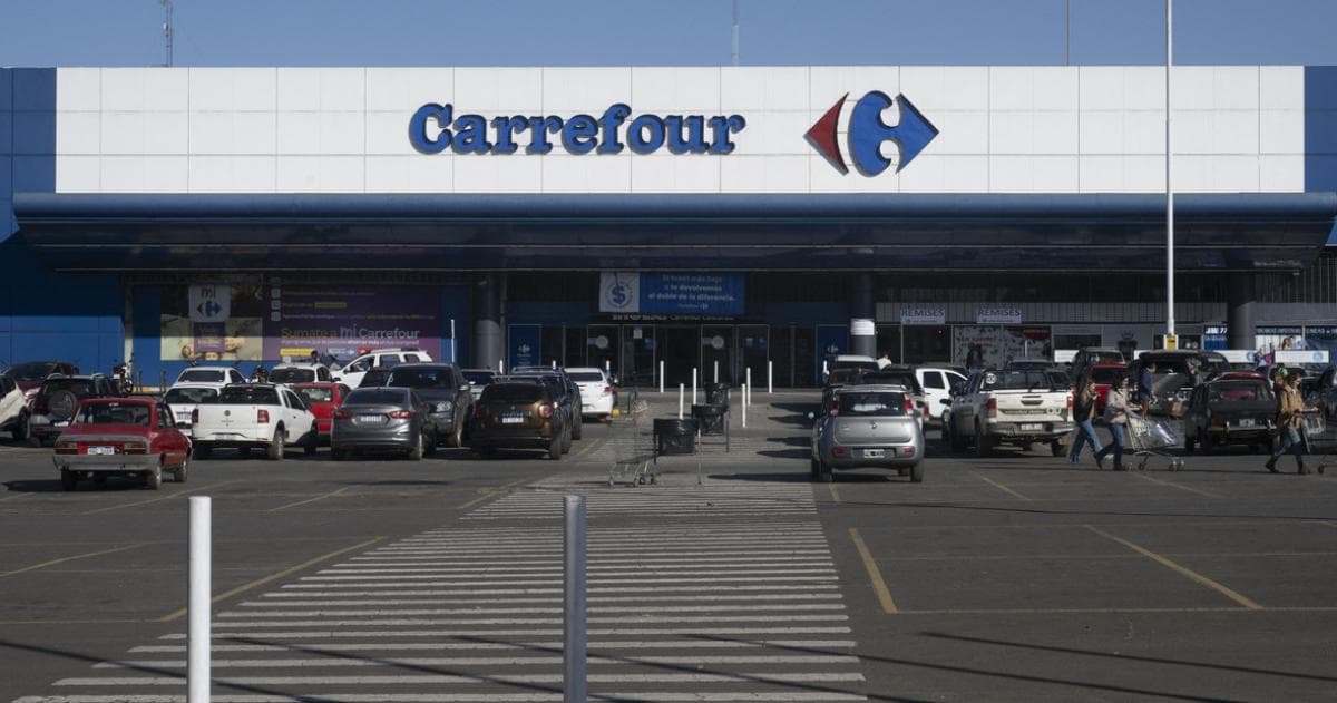 ¿Qué va a pasar con Carrefour?: cuándo se define la venta y quiénes siguen en carrera para quedarse con la operación local