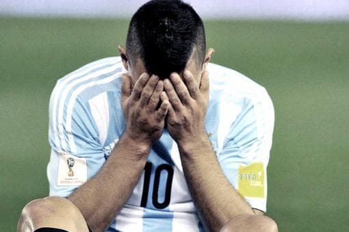 Agüero se perderá siete partidos en el Manchester City por el desgarro