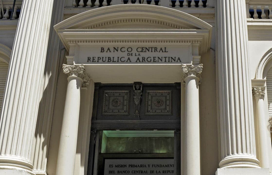 La Policía Metropolitana allana el Banco Central por orden del juez Claudio Bonadio