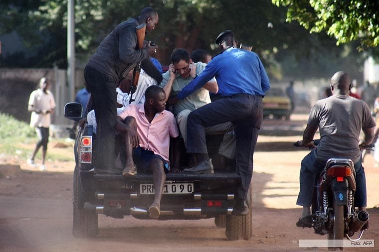 Afirman que terminó la toma de rehenes en el hotel de Mali y son 18 los muertos