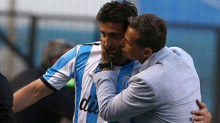 Diego Milito seguirá jugando en Racing