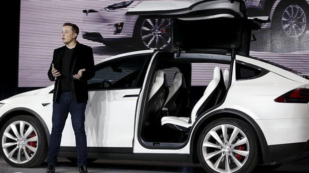 Tesla Motors prepara una versión de menor costo de su auto eléctrico