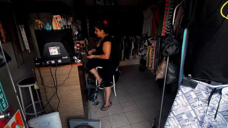 A pesar de que bajó la temperatura, hay cerca de 100.00 usuarios sin luz