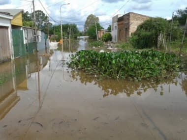 Un muerto, pueblos aislados y más de 13.000 afectados por abundantes lluvias en siete provincias