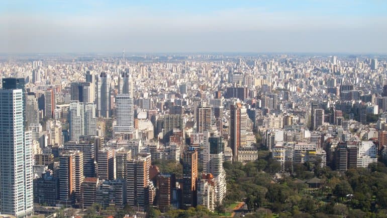 El aire de la ciudad tiene 30% más de componentes nocivos que los que recomienda Naciones Unidas