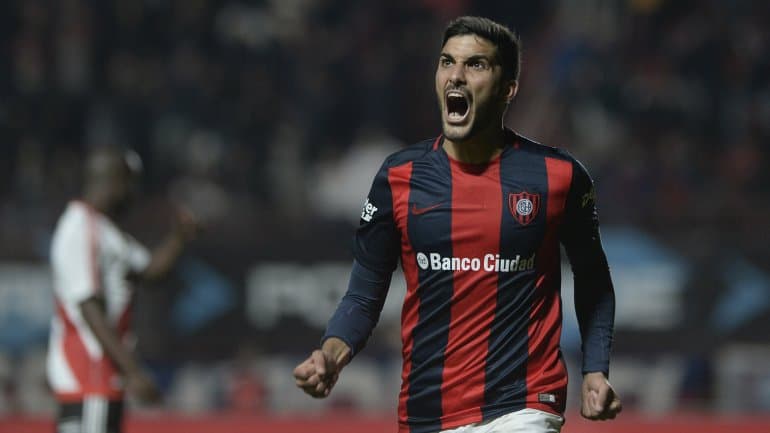 San Lorenzo recibe a Banfield y espera una ayuda para llegar a la definición