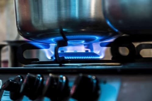 Fijaron un tope del 400% en la suba de las facturas de gas, retroactivo al 1 de abril