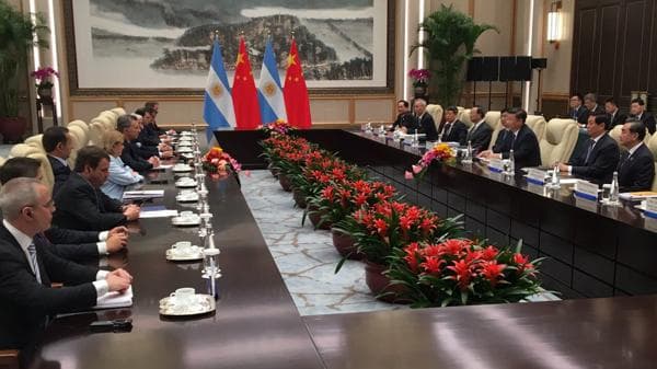 Mauricio Macri y Xi Jinping acordaron «potenciar» las relaciones comerciales y culturales