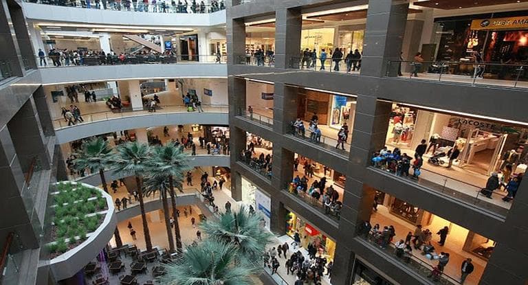 Furor por las compras en Chile: hubo 15 kilómetros de cola en la frontera