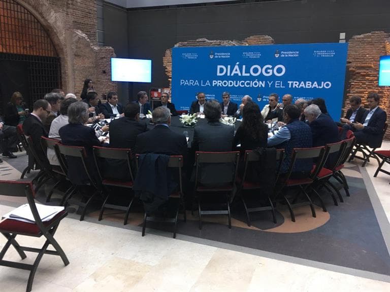 Arrancó la Mesa de Diálogo Social entre el Gobierno, la CGT y empresarios