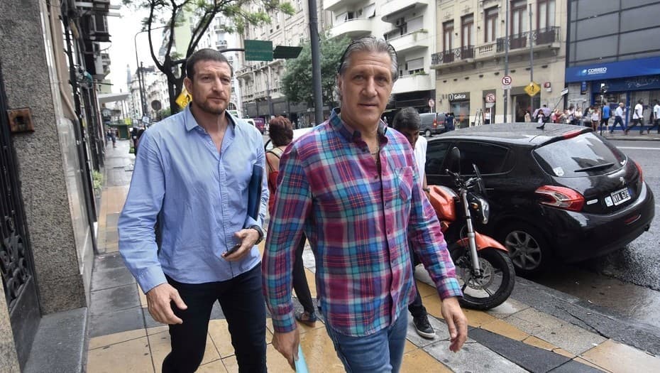 AFA: sin dinero y con clubes cada vez más endeudados, el torneo no arranca