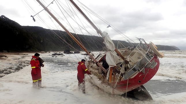 La Armada rescató a un velero belga en el Canal de Beagle